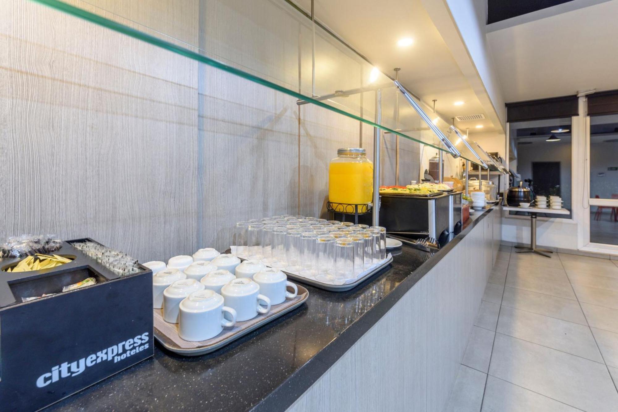 City Express Junior By Marriott Bogota Aeropuerto Exterior photo